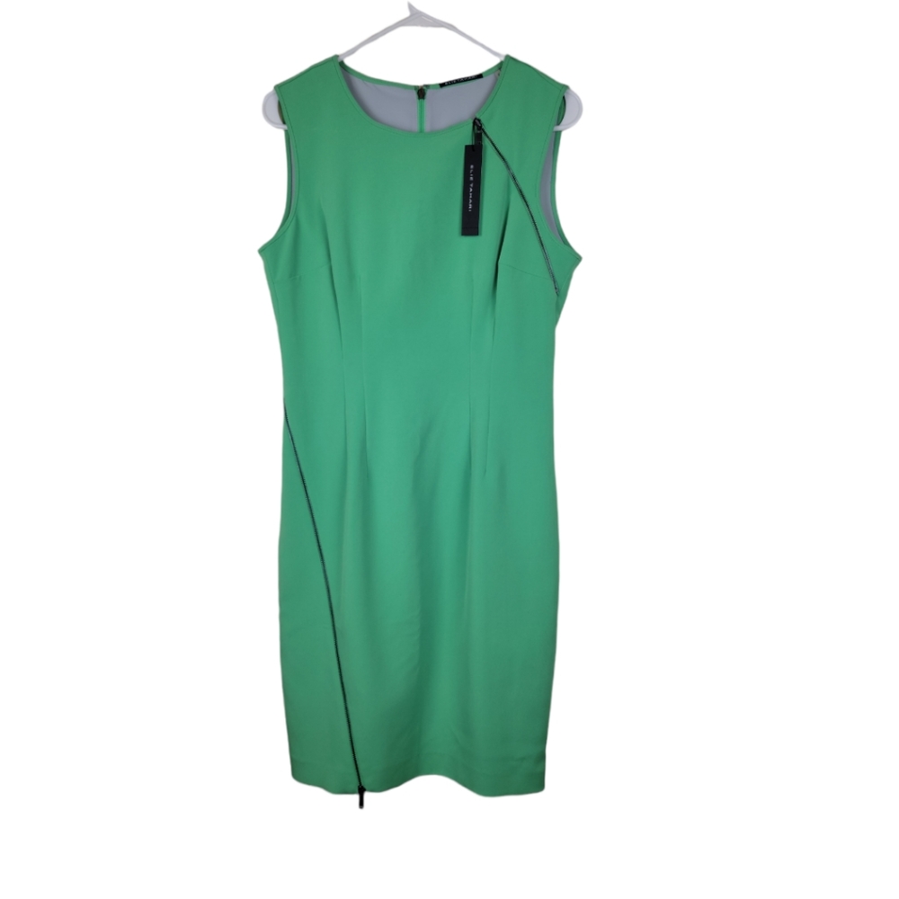 Elie Tahari, light Green Dress, with zipper accents. Size 6